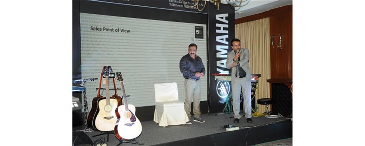 Guitars presentation by Himanshu Saxena